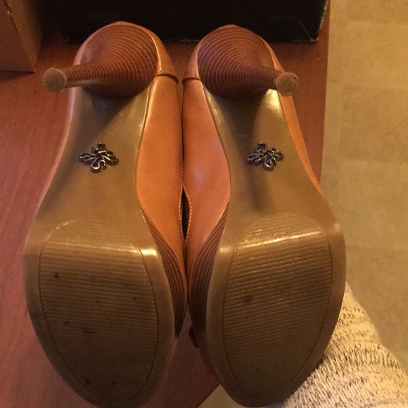 Simply Vera- Vera Wang tassel stilettos - Picture 4 of 4